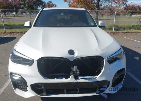 2021 BMW X5 xDrive40I z USA, uszkodzony, nr VIN 5UXCR6C03M9F88612